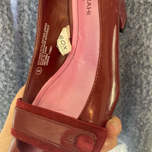 Isaac Mizrahi Burgundy patent leather Heels 6 - Picture 5 of 5